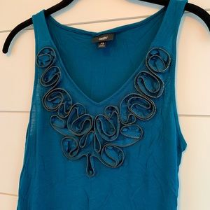 Tank with zipper detail